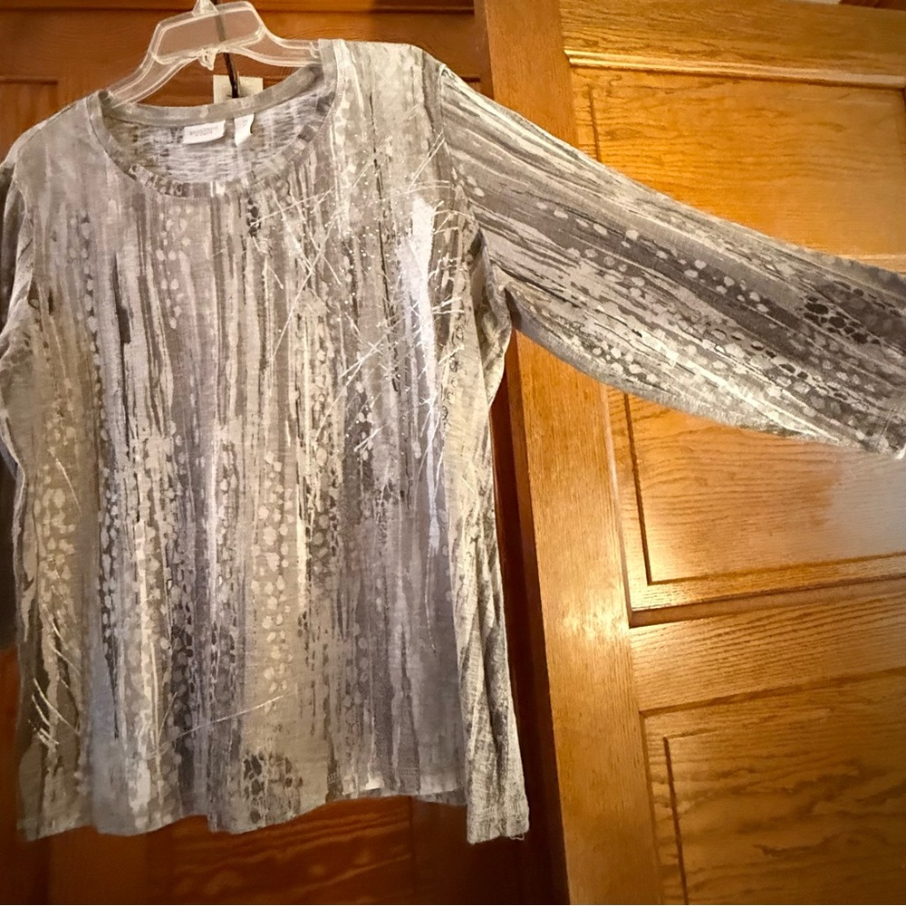Chico's Silver Gray Long Sleeve Graphic Blouse